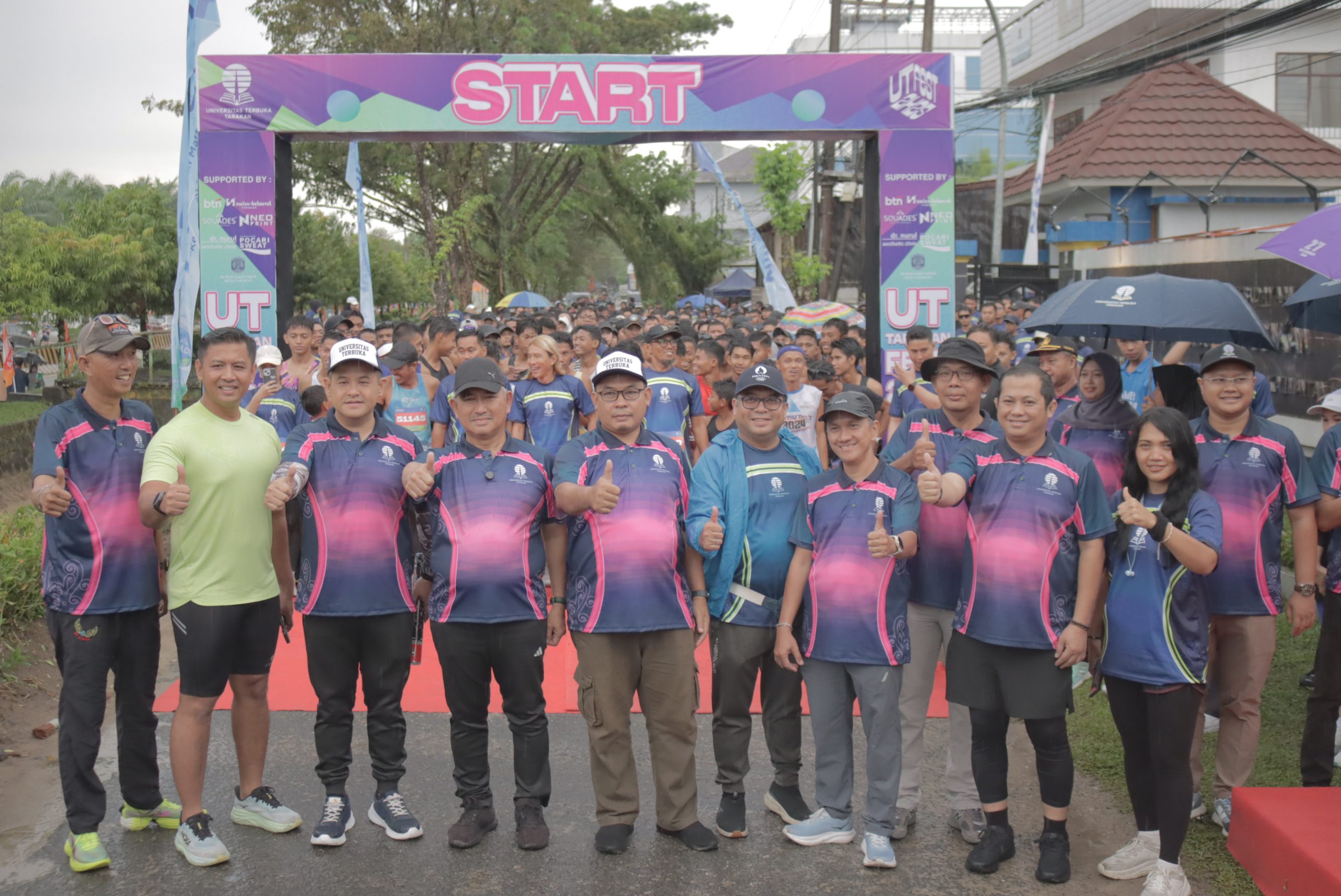 Puncak UT Tarakan Festival 2025: “Energi Benuanta” Tetap Menggelora di Tengah Hujan Gerimis