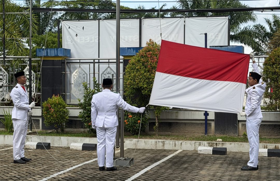 UT Tarakan Gelar Upacara Bendera Peringatan Hari Pendidikan Nasional 2026