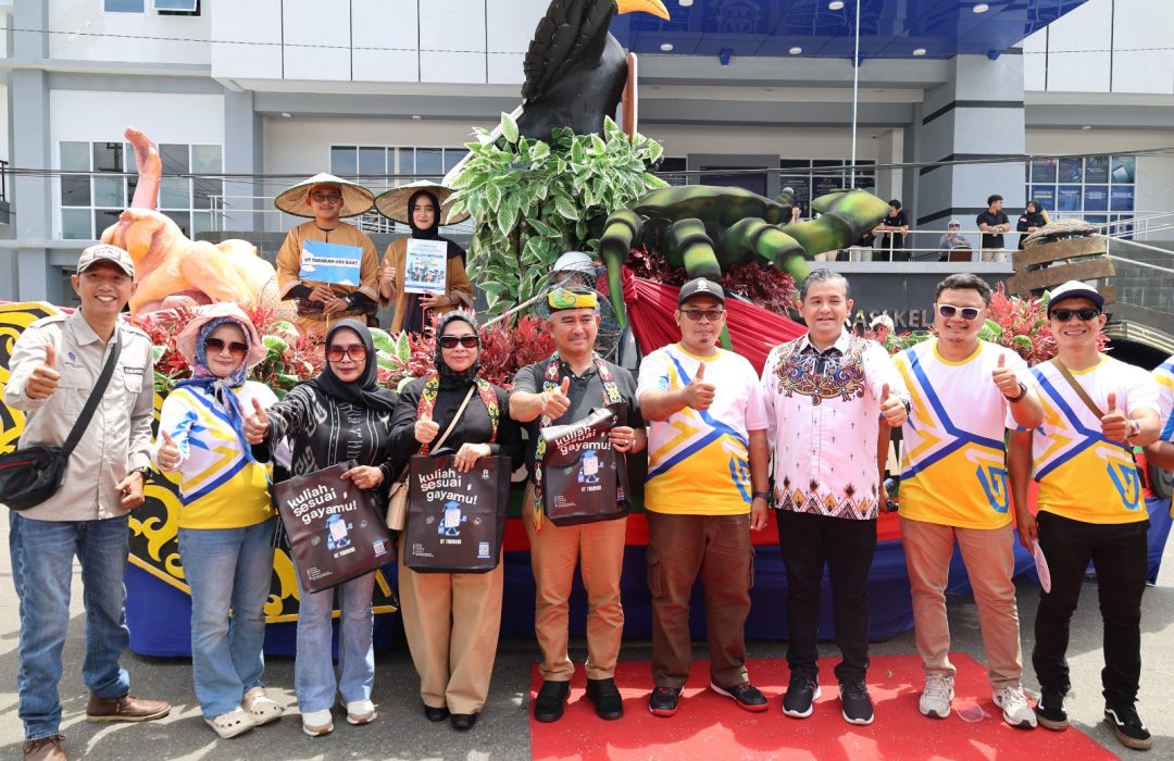 UT Tarakan Ikuti Pawai Budaya Kota Tarakan 2025